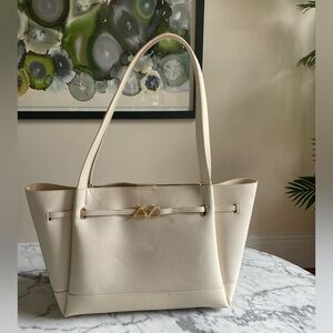 Aldo ivory vegan tote bag with gold hardware. Inside zip pocket ~ 16 x 10.5 x 12